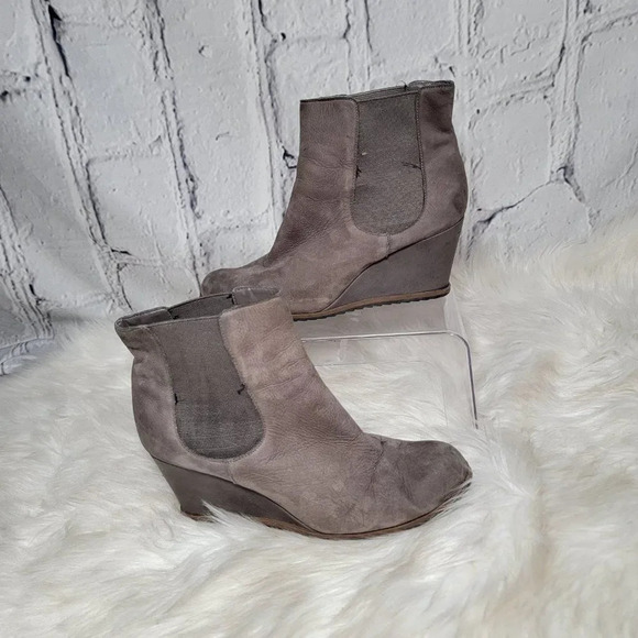 TESORI Womens Grey Wedge Ankle Boot Bootie Casual Neutral Daily Shoe Pull On 8 M - Picture 2 of 11